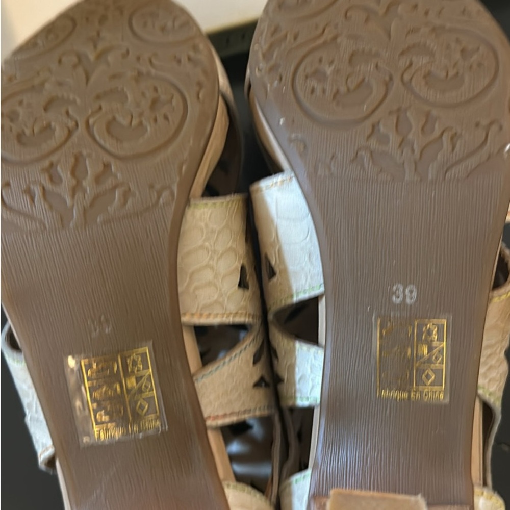 Spring Step Aura leather booties.New with box.Paid $150.Never worn.Size 39/8.5US - Picture 4 of 4